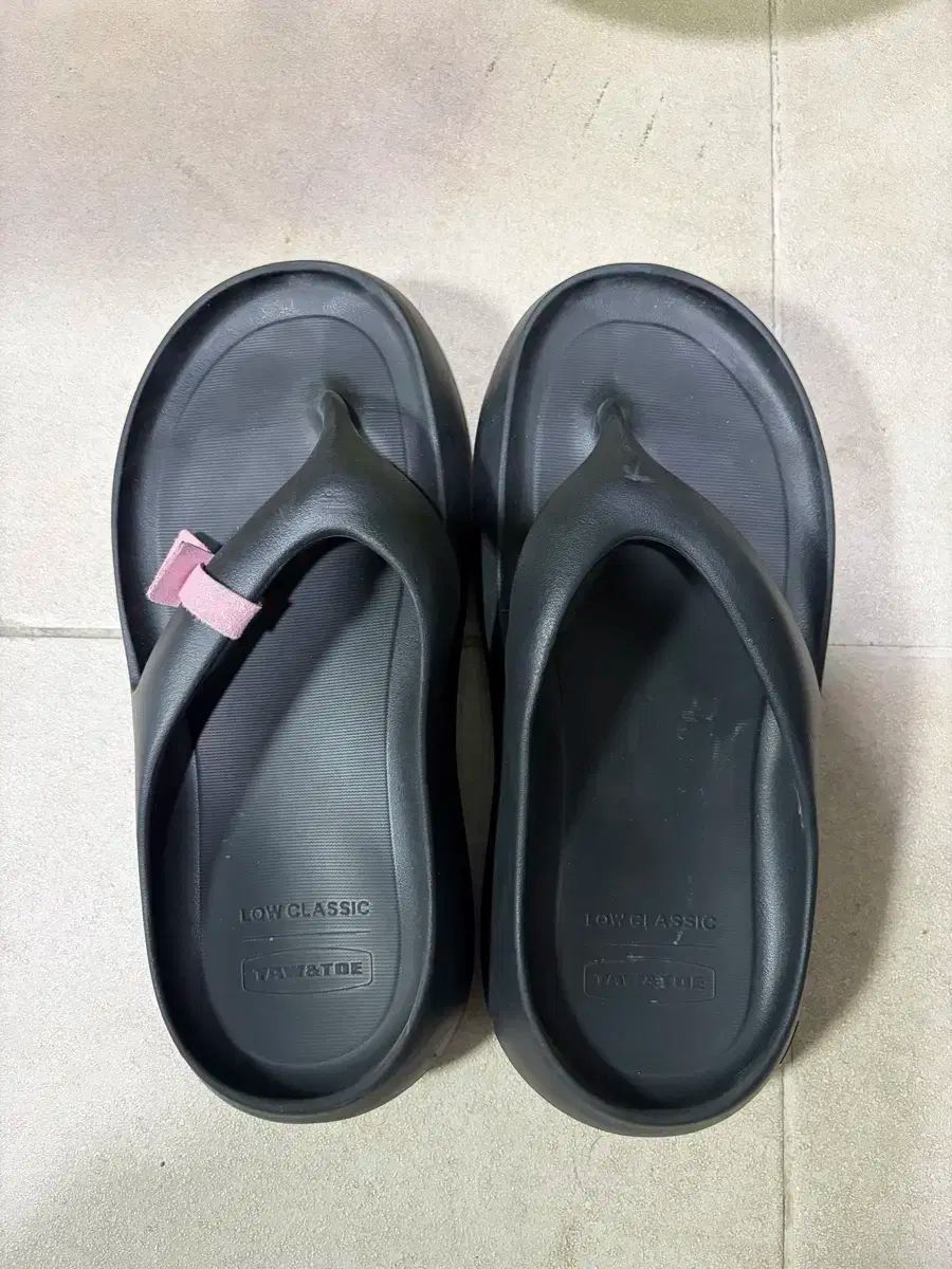 Amazon.co.jp: Tow & Toe Zerovity Flip Flop 2.0 TAWTOE ZEROVITY FLIP FLOP  2.0 Black TOW＆TOE  サンダル