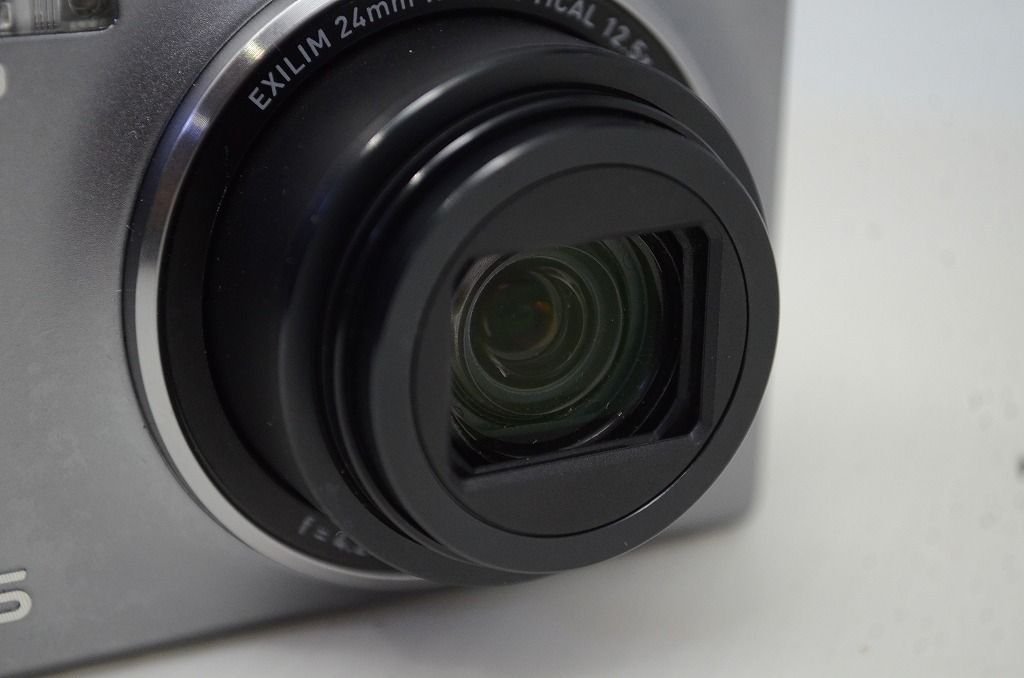 美品 CASIO カシオ HIGH SPEED EXILIM EX-ZR400 コンパクトデジタル