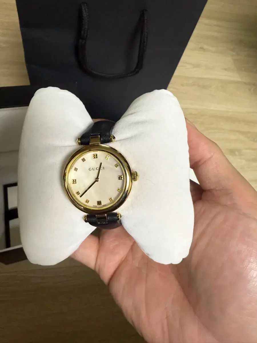 グッチ レディース 時計 マイクロシマ