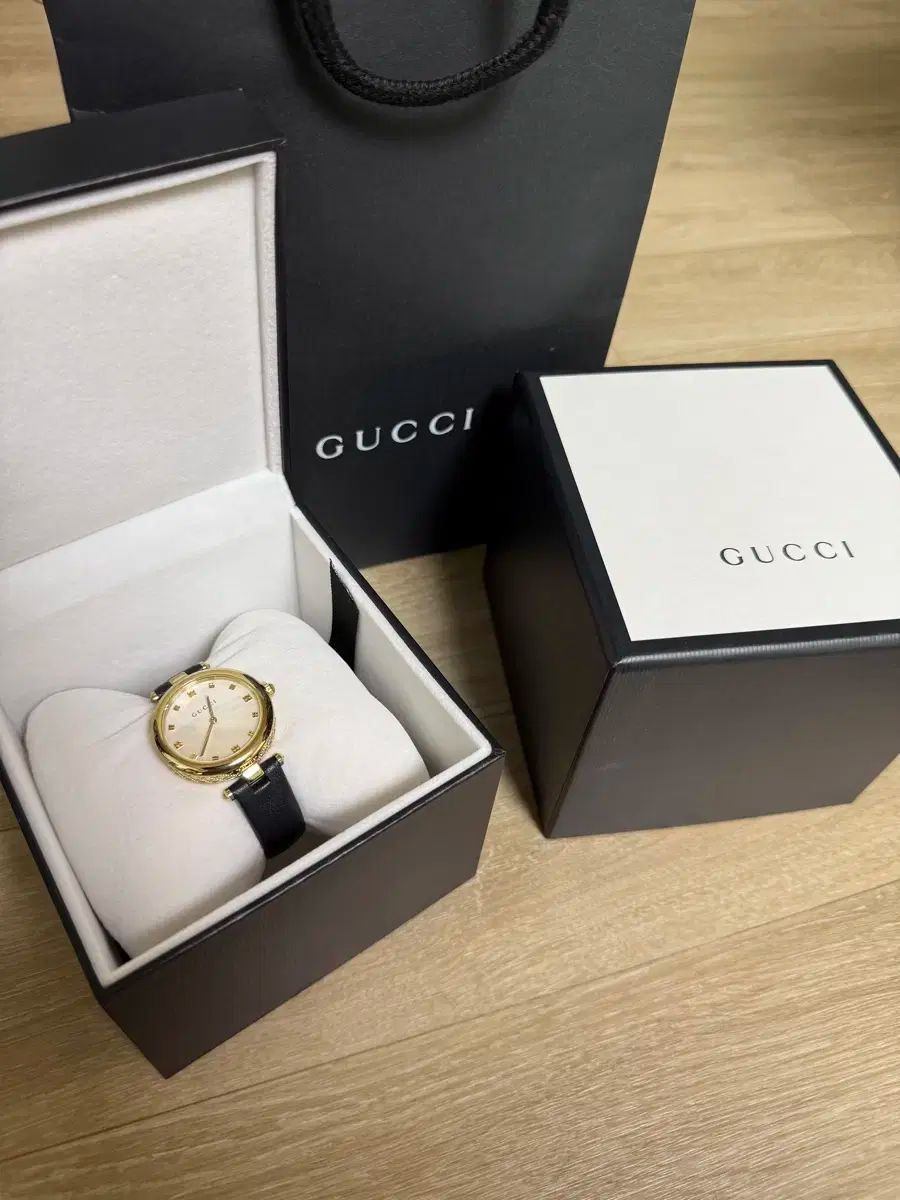 グッチ レディース 時計 マイクロシマ