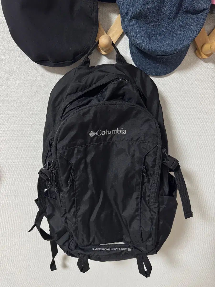 コロンビア 黒い石 コーブ レイク 30 バックパック ブラック