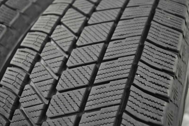 30系プリウス カローラツーリング バリ山☆ 2022年製 スタッドレス