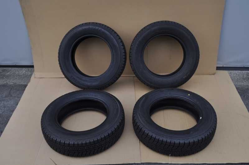 車 !極上品! バリ山☆ スタッドレスタイヤ 165/70 R14 2022年製 美品