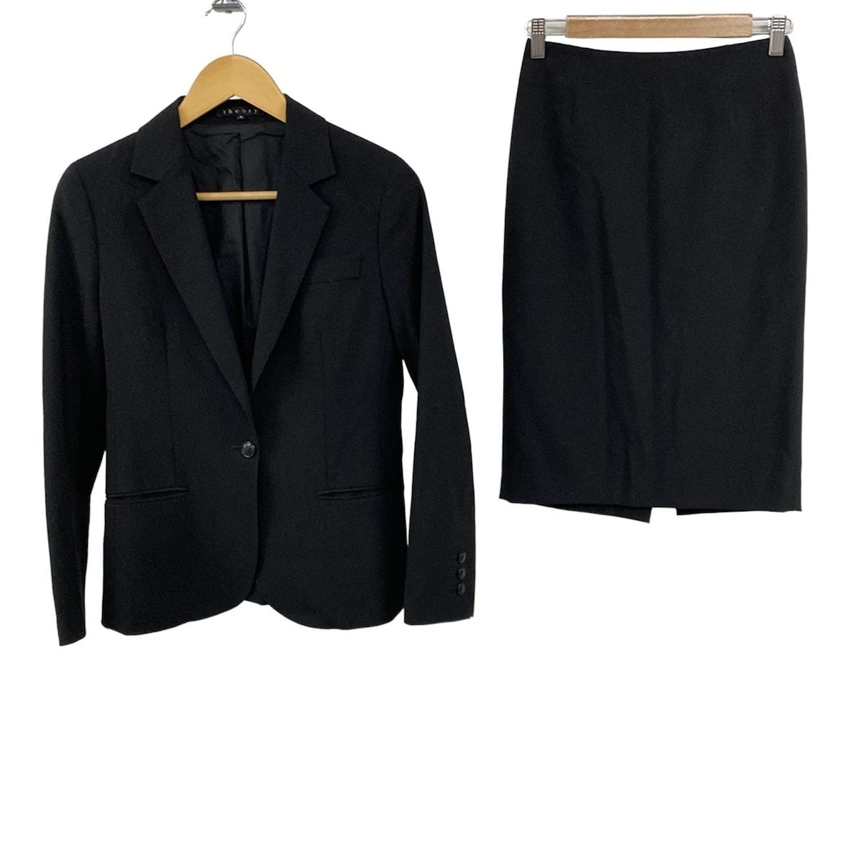 【極美品】theory セオリー　ノーカラージャケット　スカートスーツ　黒 theory(セオリー) スカートスーツ レディース - 黒 - メルカリ