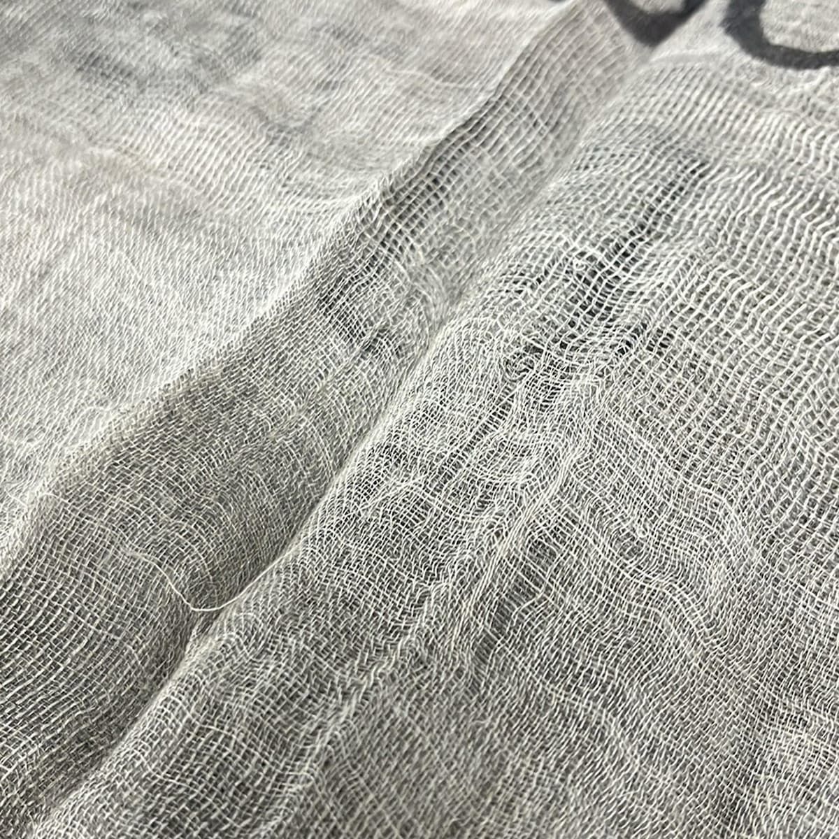 - グレー×レッド×マルチ