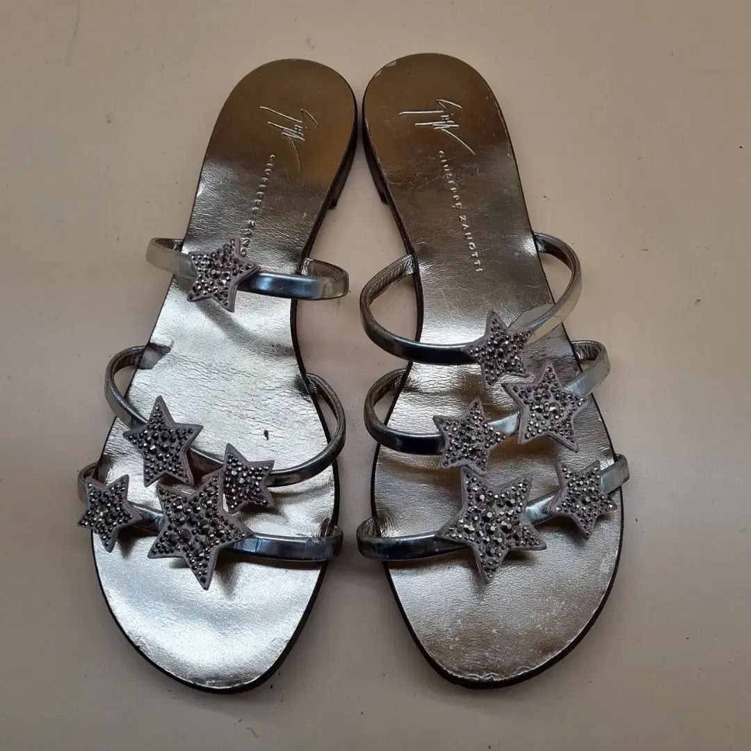 美品 ジュゼッペザノッティ スワロフスキー サンダル 希少 エリザベッタ 美品 ジュゼッペザノッティ スワロフスキー サンダル 希少