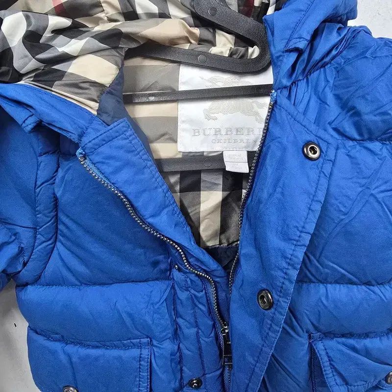 バーバリーダウンジャケット キッズ 2Y 正規品/2Y バーバリー キッズ ダウン - メルカリ