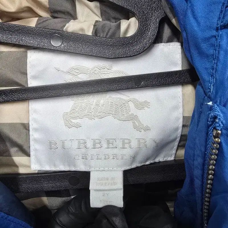 正規品/2Y バーバリー キッズ ダウン - メルカリ