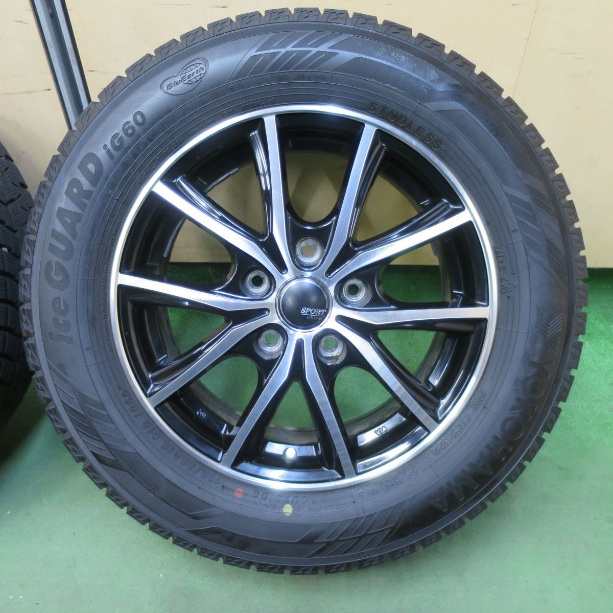 クローネ 15インチ