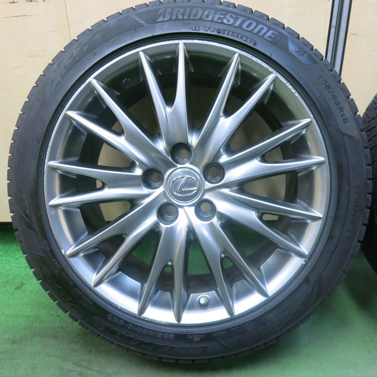センサー付 バリ溝 21年 9分 レクサス GS バージョンL 235 45 R 18 スタッドレス ブリヂストン ブリザック VRX 3 18インチ PCD 114 5 H ス
