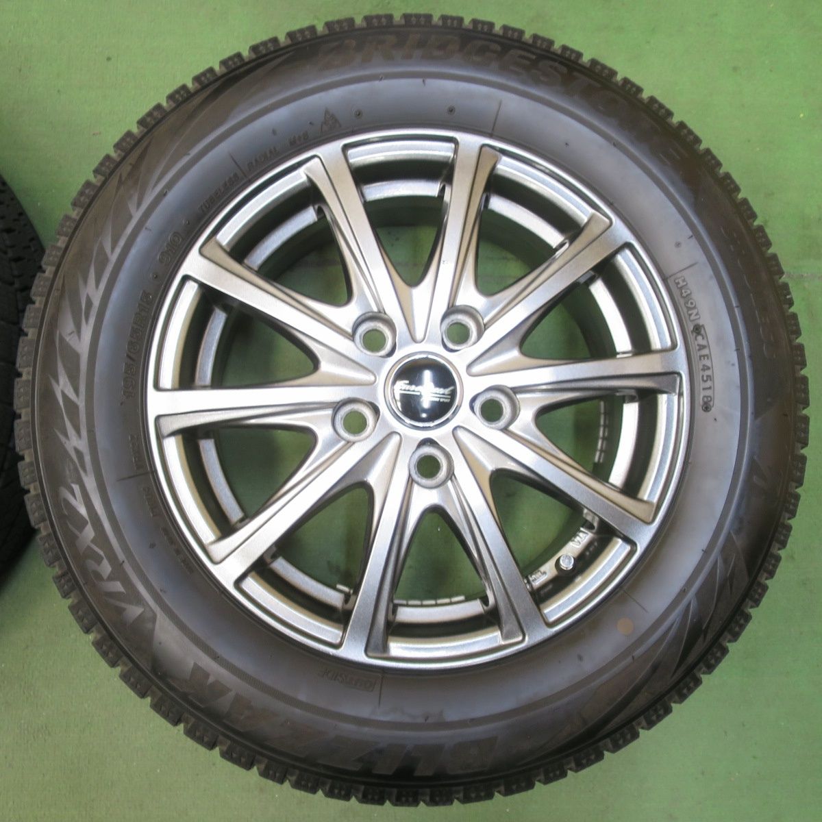 バリ溝美品】SMACK 15in ブリヂストン ブリザック195/65R15 バリ溝BS