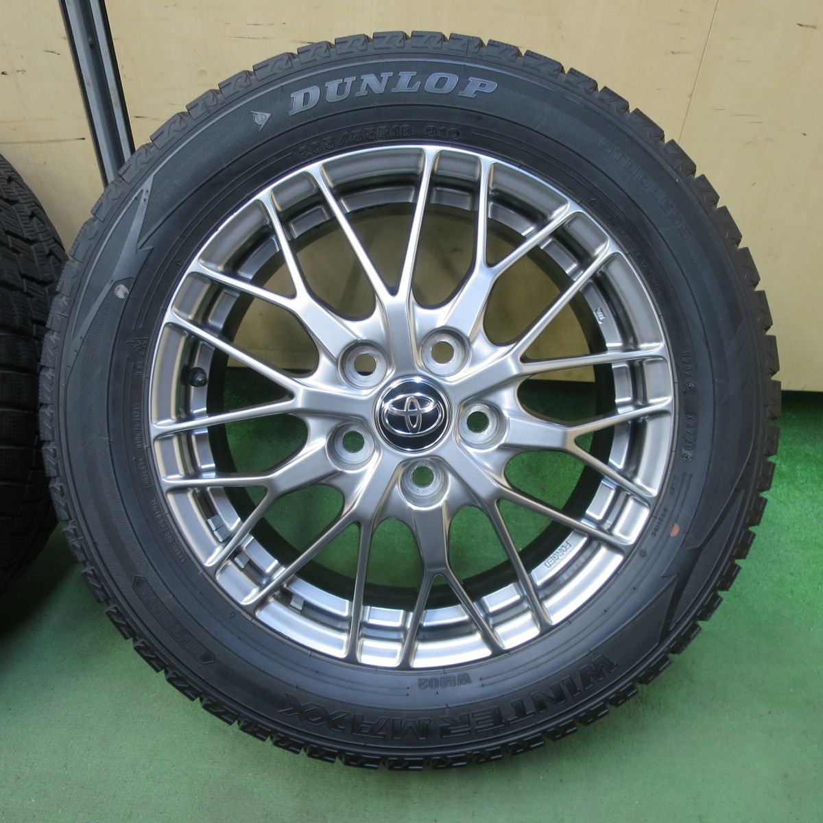 バリ溝！キレイ！9分☆トヨタ 80系 ノア ヴォクシー 純正 BBS TY016