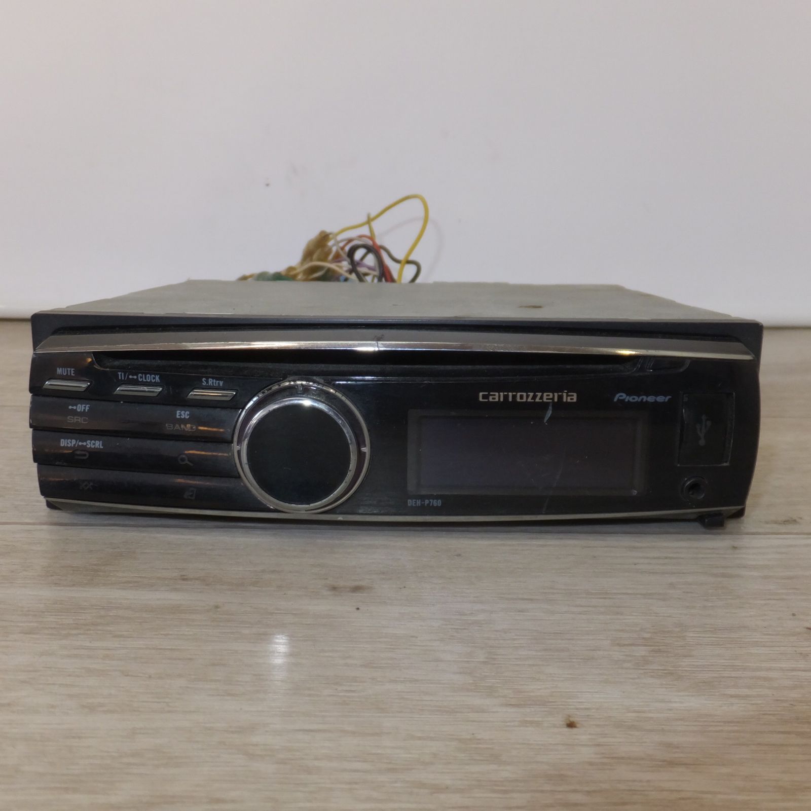 カロッツェリア 1DIN CDプレーヤー DEH-P760 中古