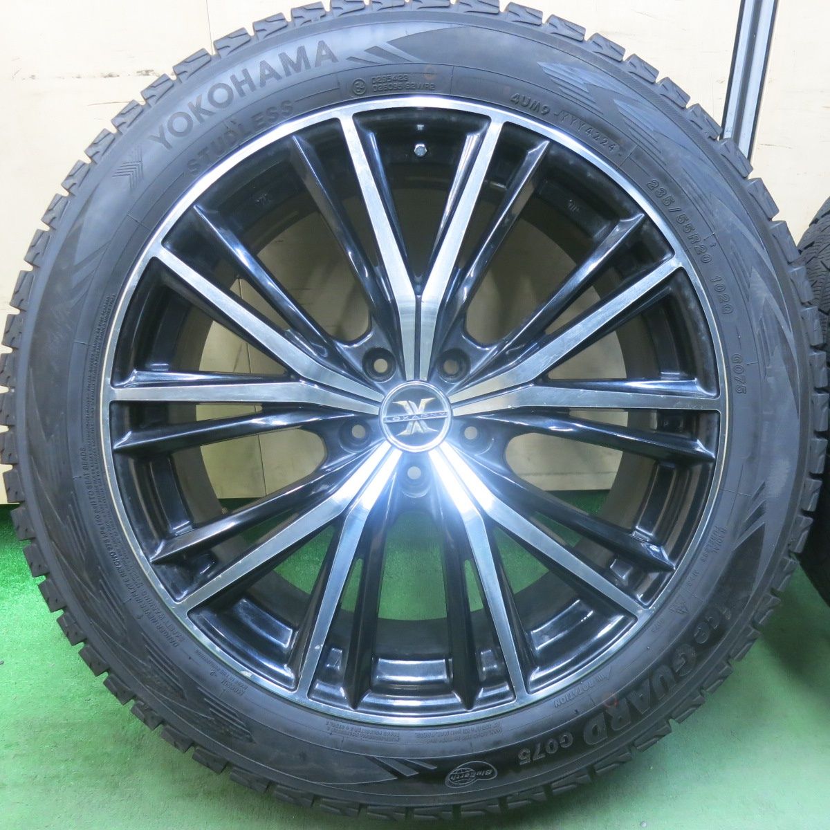 超バリ溝 24年 ほぼ10分 LOXARNY MAGNUS 235 55 R 20 スタッドレス ヨコハマ アイスガード G 075 ロクサーニ マグナス 20インチ PCD 114 3 5 H ス