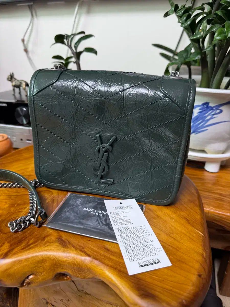 サンローラン ニキ ウォレットバッグ