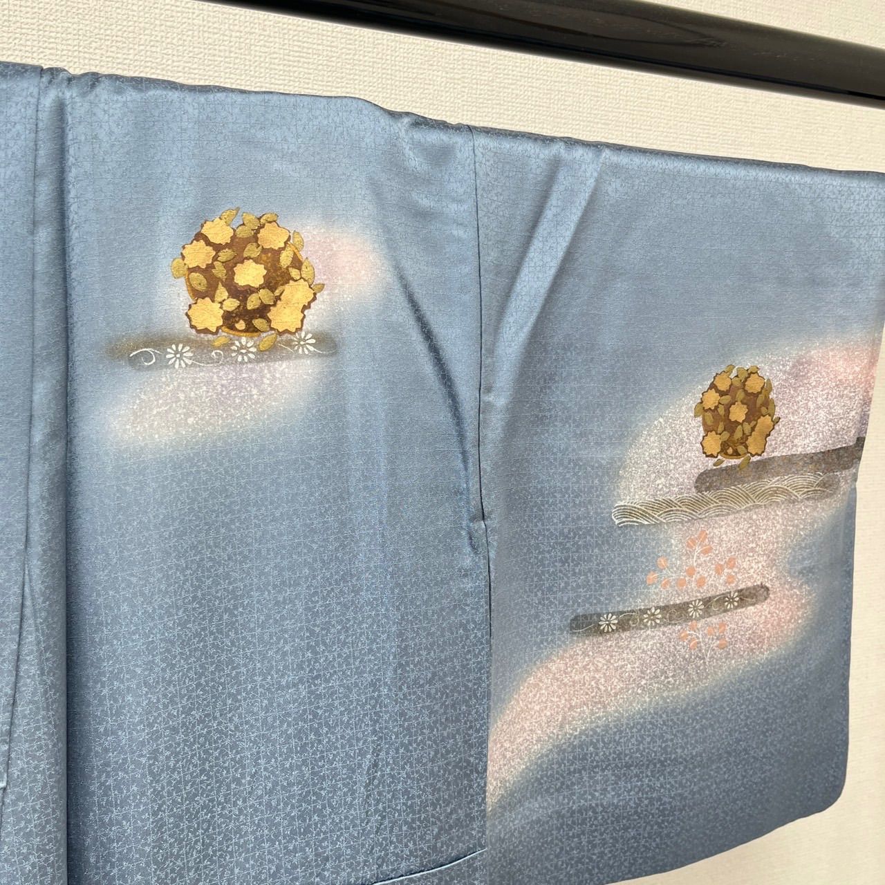 付下げ 金彩 上品な花 松の染め 格子の地紋 紋無し 訪問着 正絹 着物