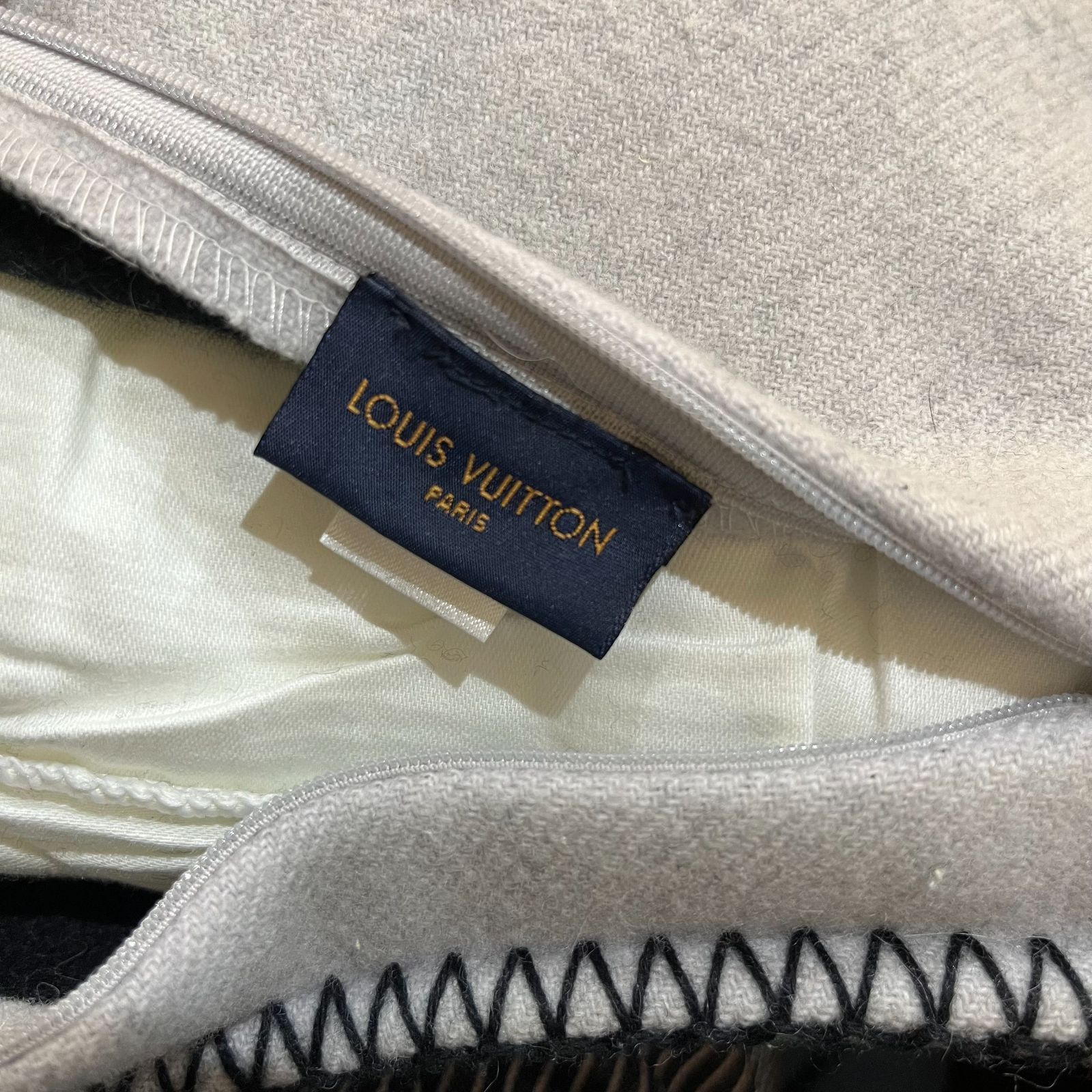 中古○LOUIS VUITTON /ルイ ヴィトン○宇宙飛行士 クッション ウール