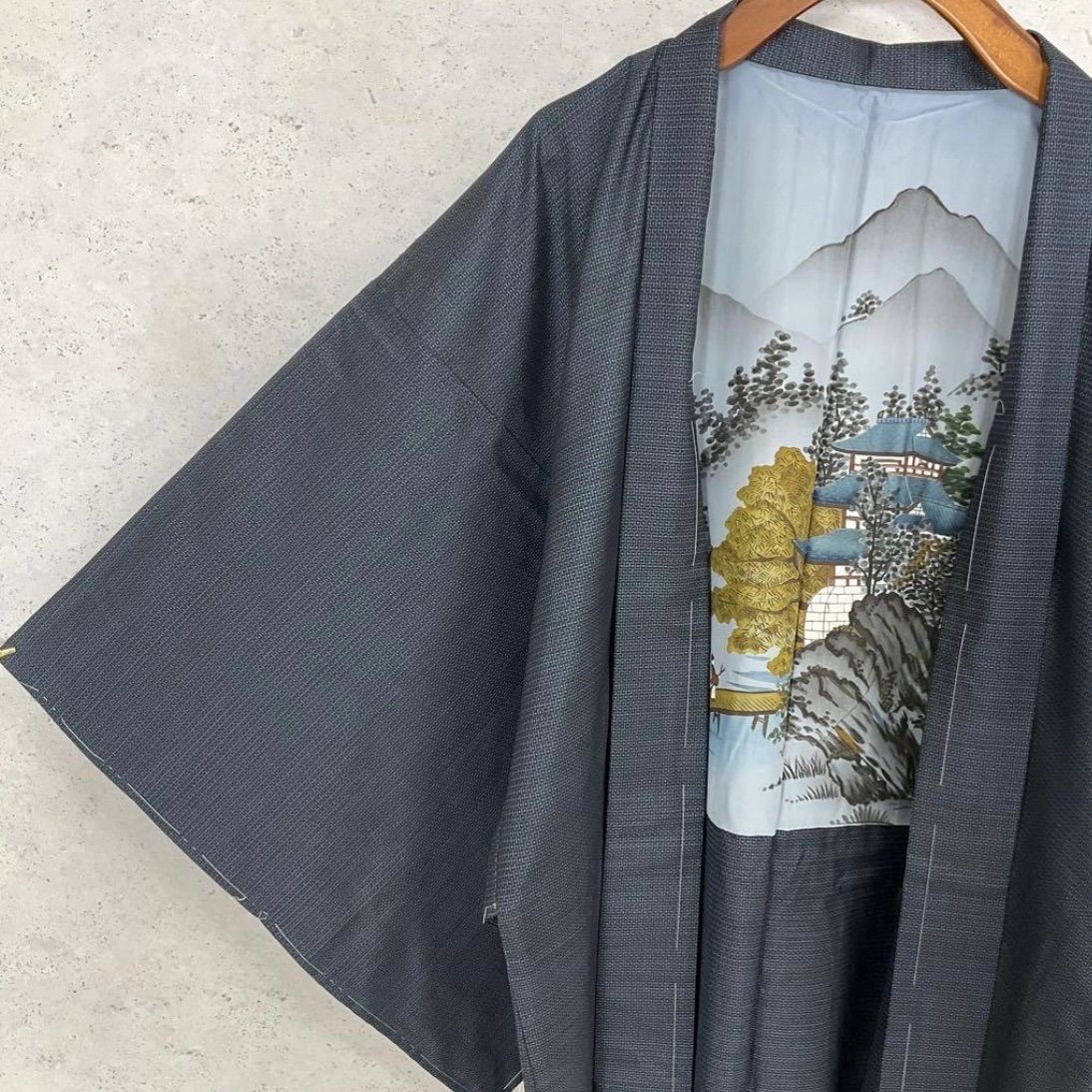 ⬛️kimono one⬛️男前屋⬛️ 同然⬛️男長羽織⬛️本場奄美大島紬⬛️大島紬⬛️泥藍染⬛️亀甲⬛️仕付け糸付き⬛️袷⬛️裄72 5丈100⬛️男着物男長羽織男襦袢男袴角帯男帯