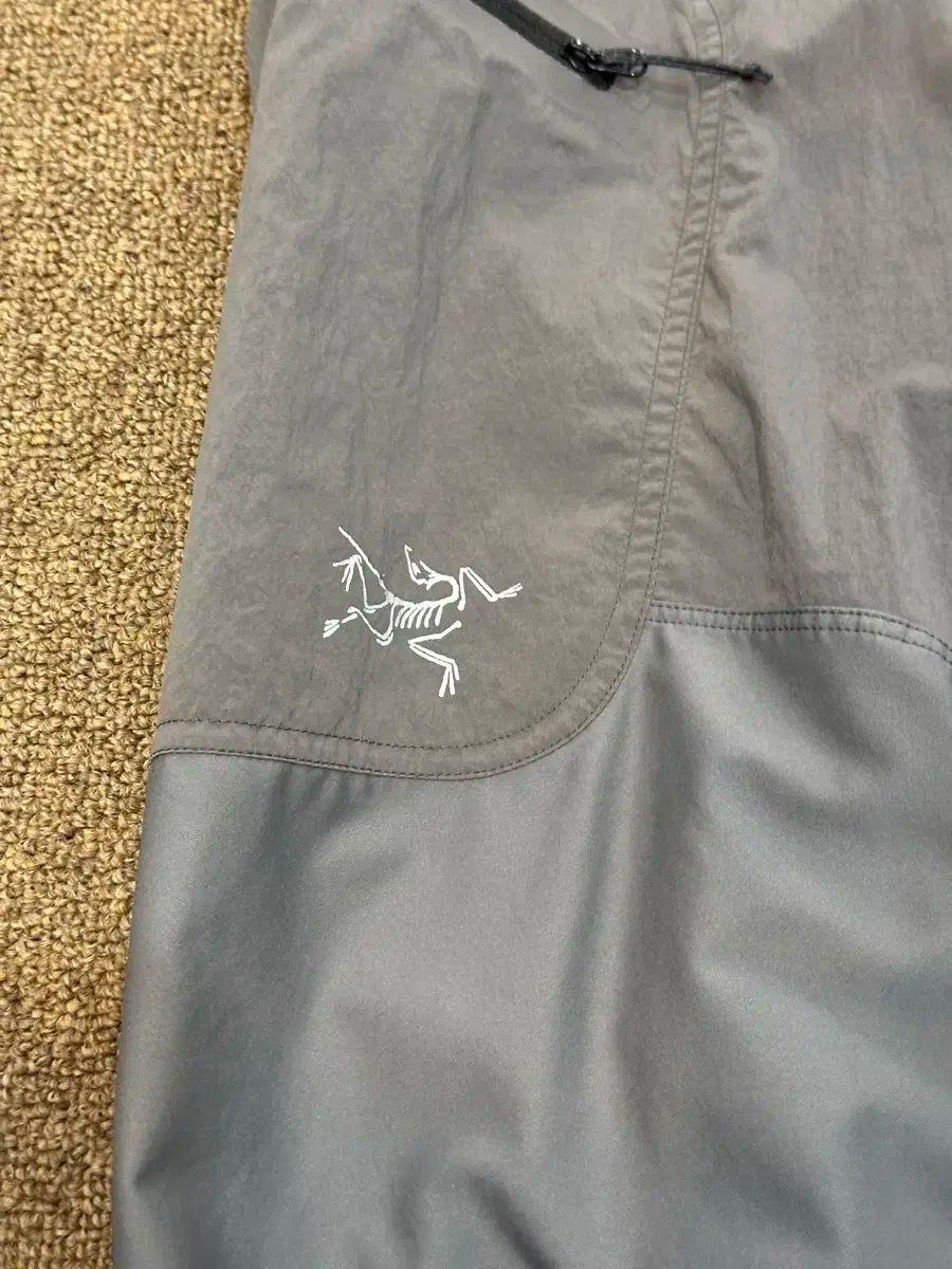 ARC TERYX アークテリクス グレー テクニカル ナイロン GAMMA ガンマ トラックパンツ