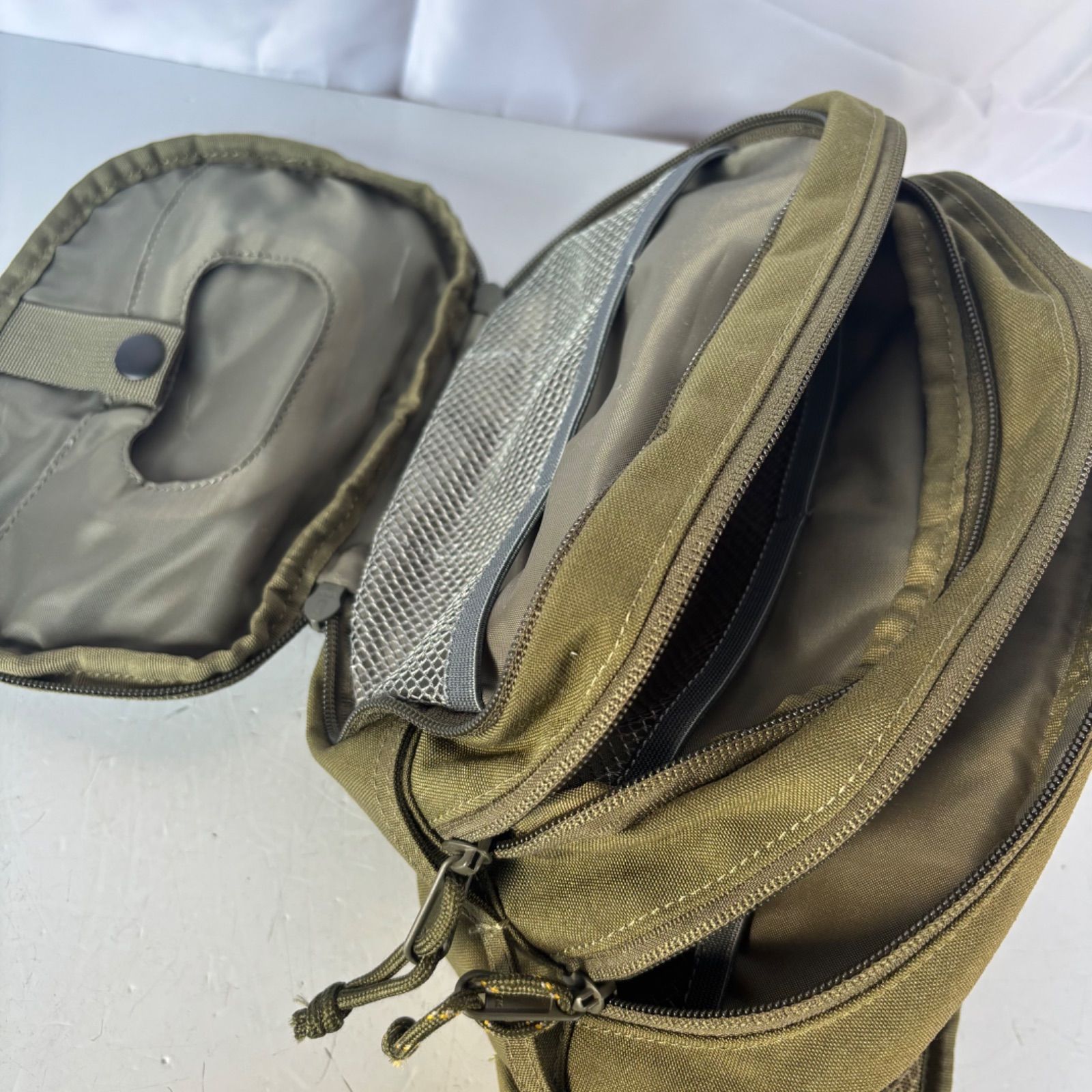 Hugoo ハグー ヒップシート ボディバッグ セカンド抱っこ紐 キッズ用品