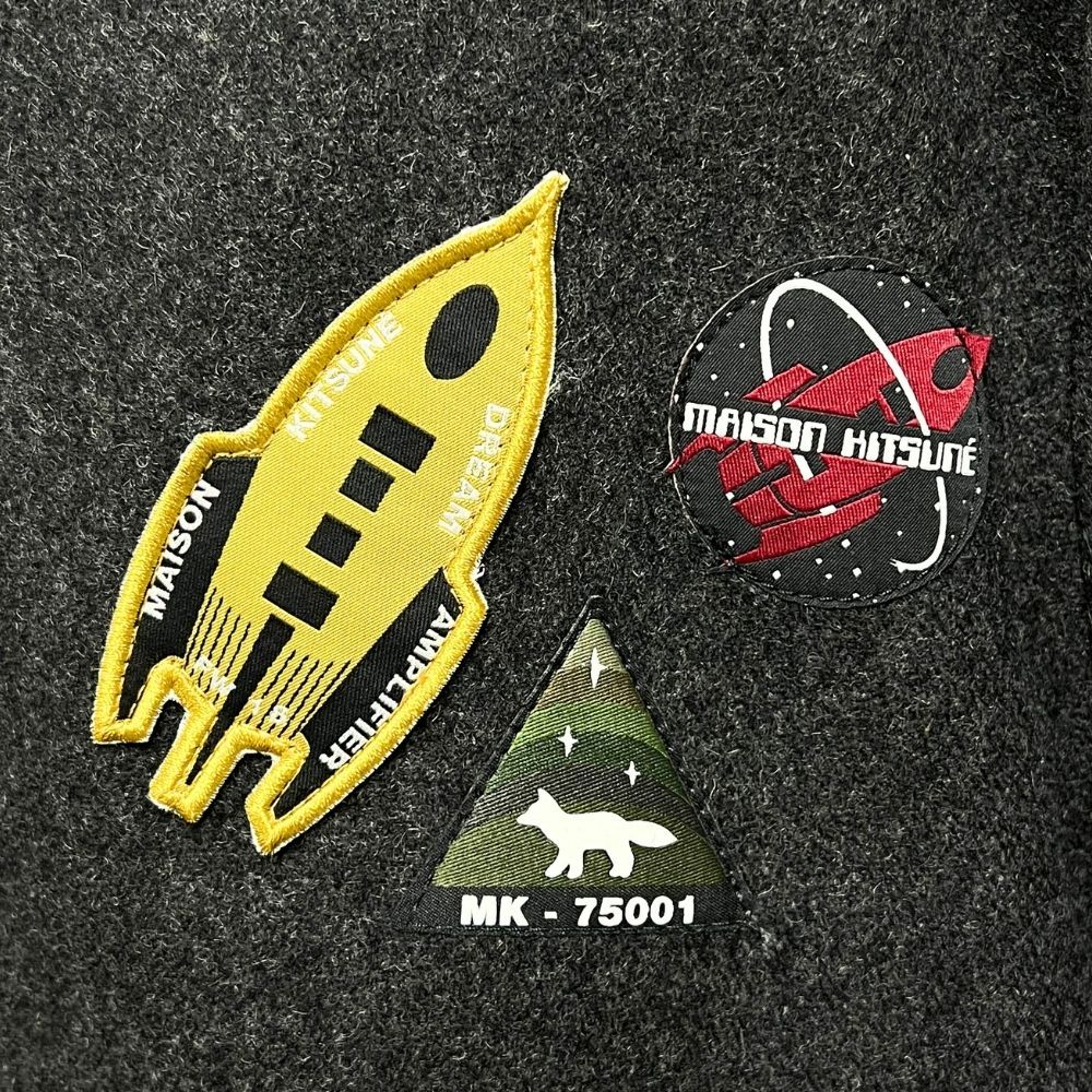 MAISON KITSUNE メゾンキツネ ワッペン付き スタジャン ブラック サイズ L 52693
