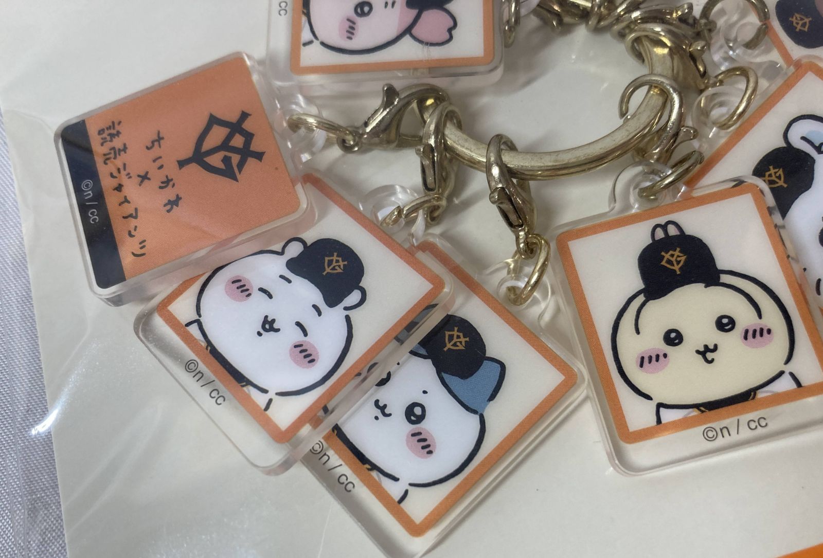 △M281-76 ちいかわ 読売ジャイアンツ 9連アクリルキーホルダー 選手