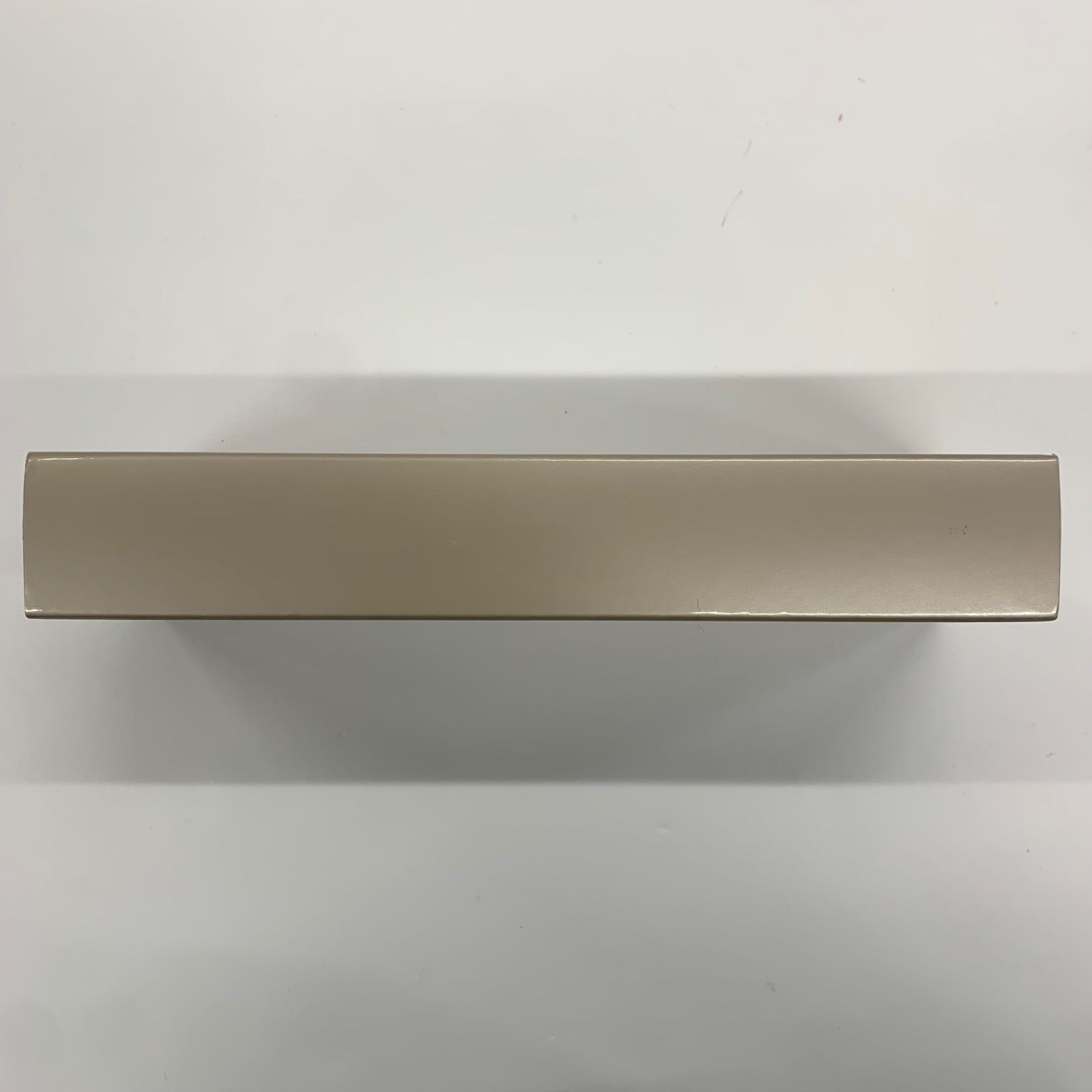 シャンパンゴールド