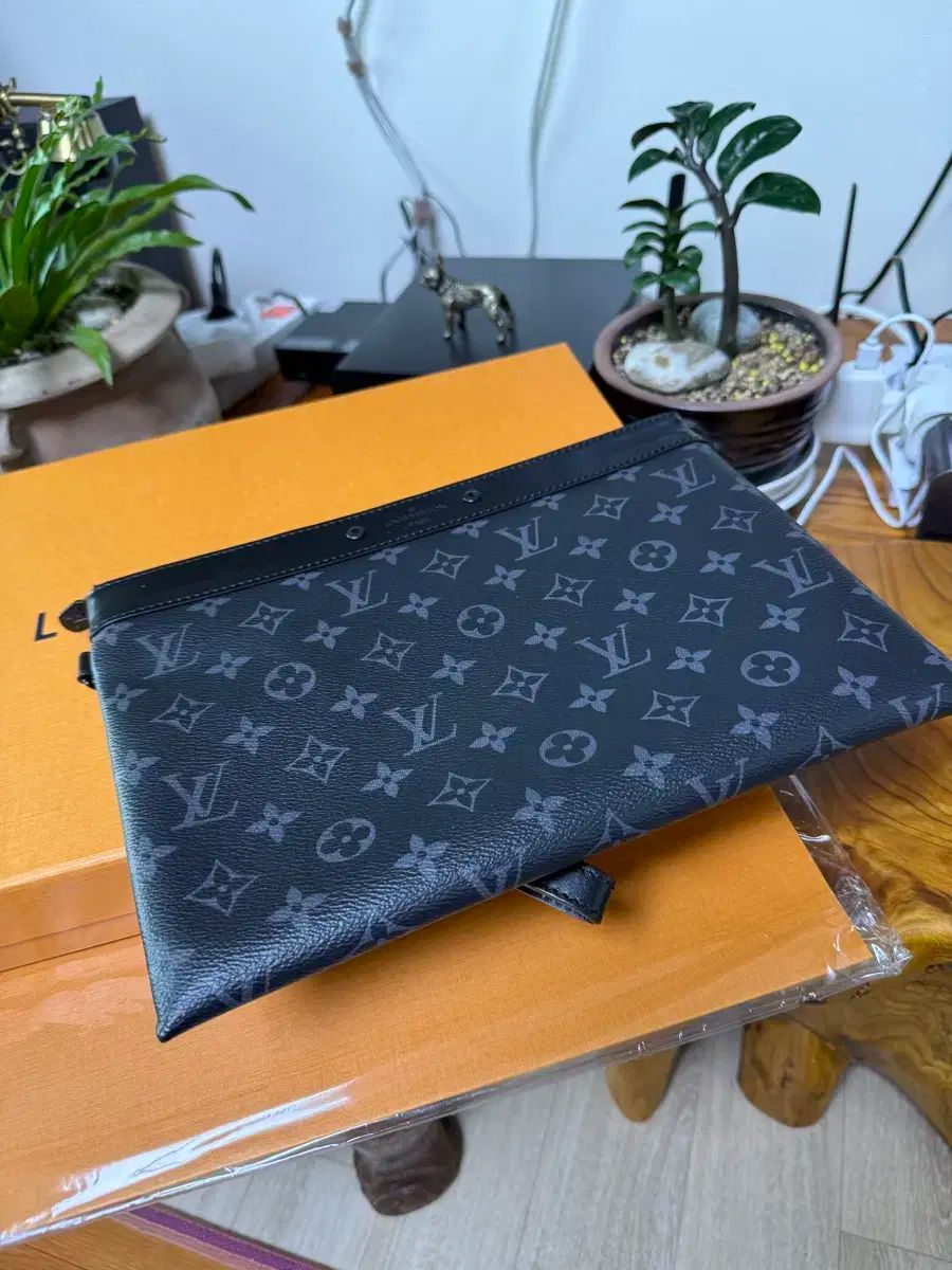 クラッチバッグ