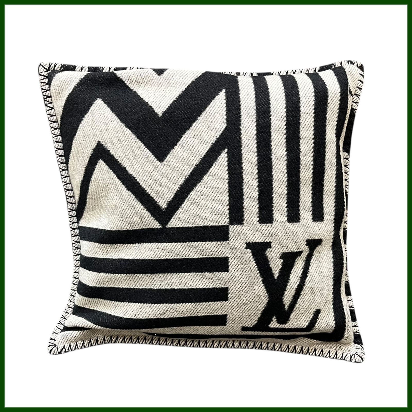 中古○LOUIS VUITTON /ルイ ヴィトン○LVサミット クッション ウール