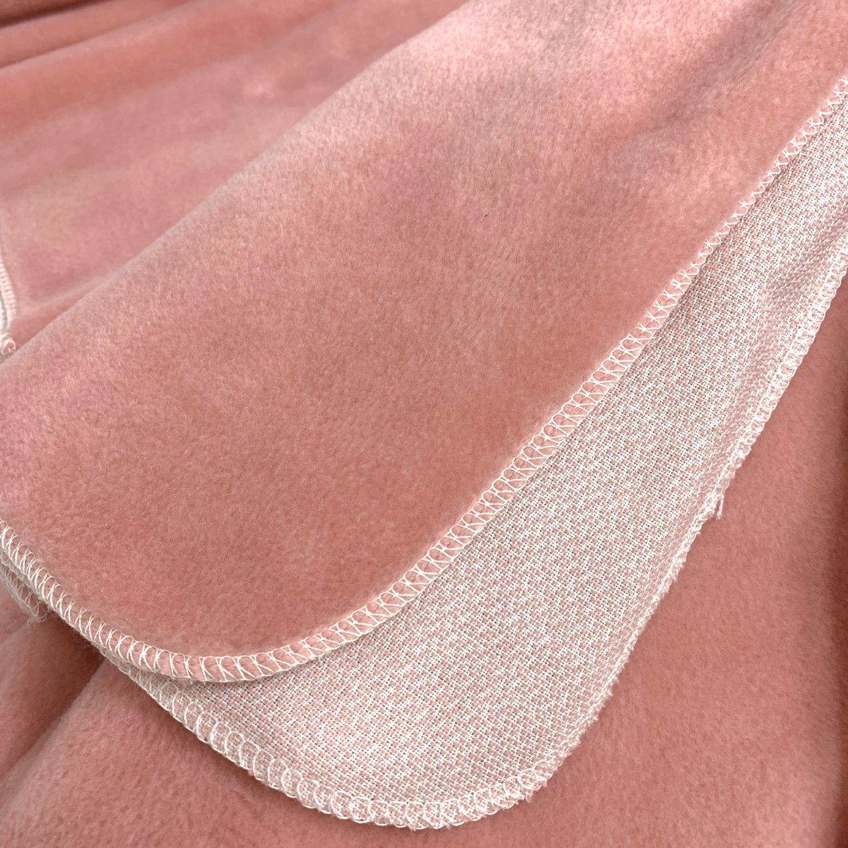 CELINE セリーヌ ボアシーツ トップ 140×240 馬車ロゴ刺繍/西川産業