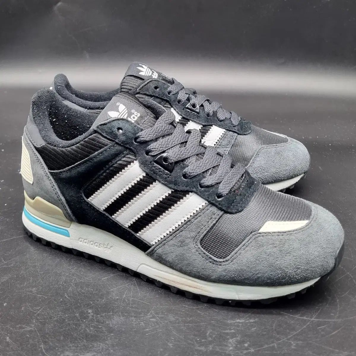 楽天市場】【ADIDAS】 アディダス ZX 700 ゼットエックス700 GX4978