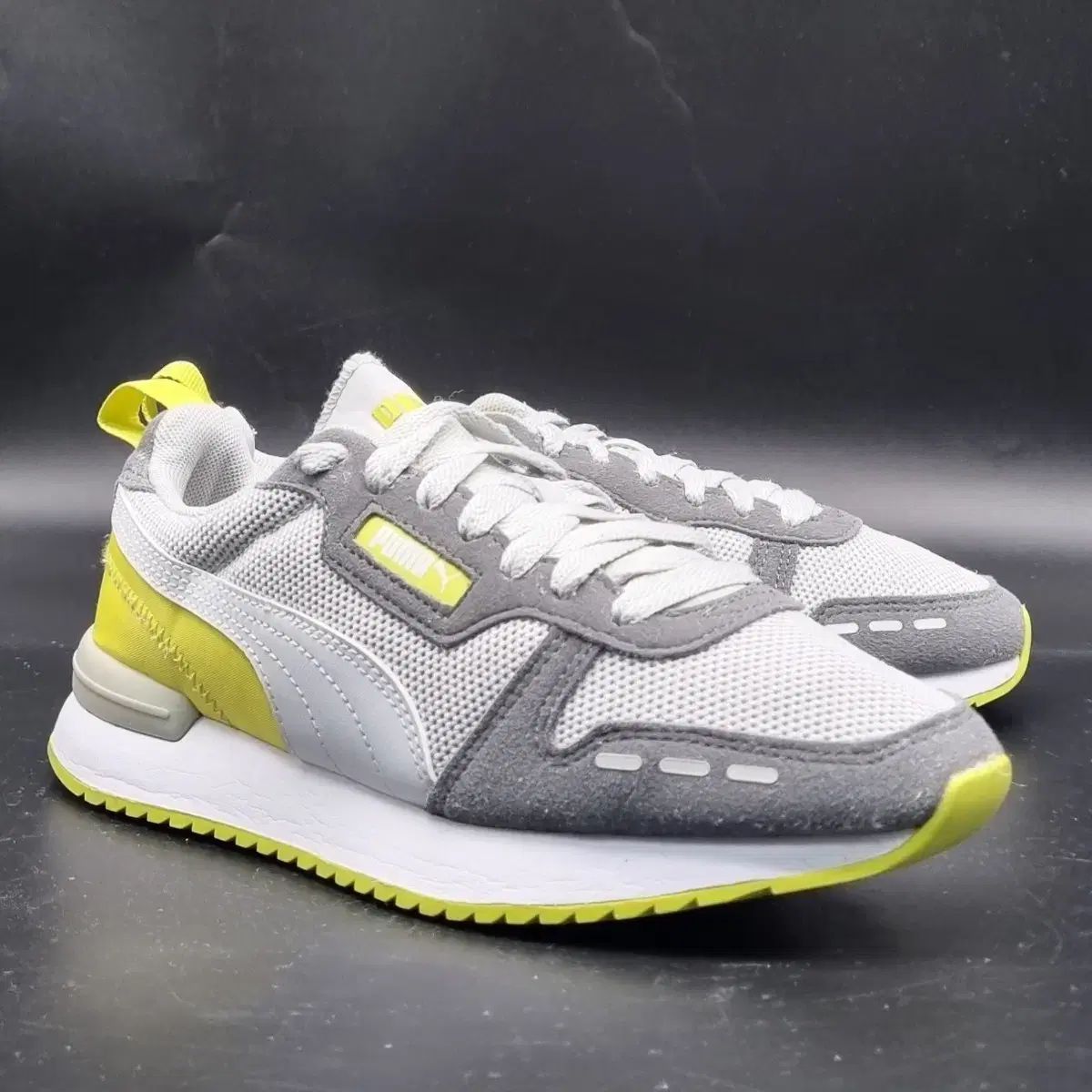 プーマ r78 スニーカー 25センチ