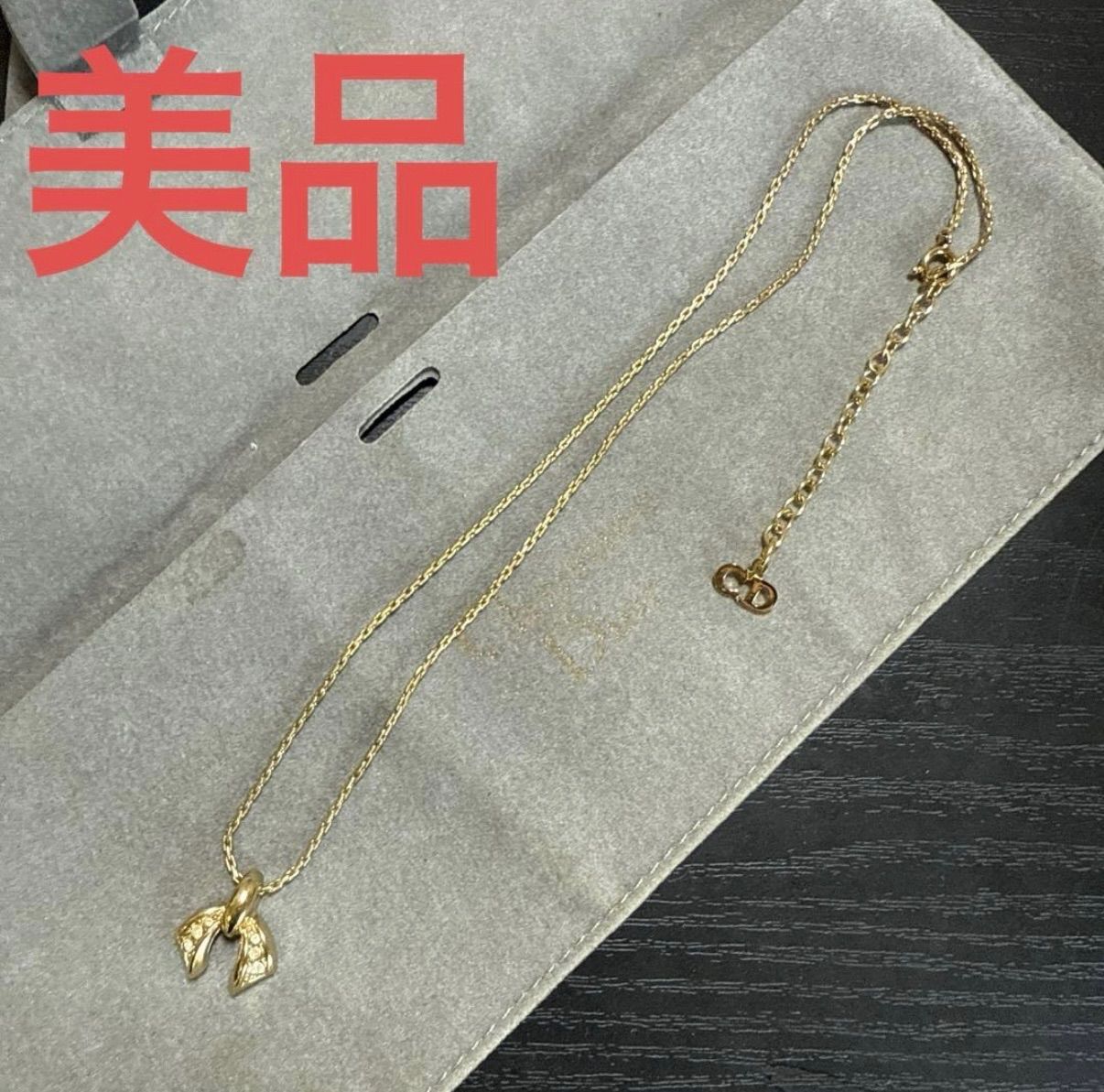 DIORリボンハートモチーフ　ネックレス　ピアス　ラインストーン　ゴールド DIORリボンハートモチーフ ネックレス ピアス ラインストーン ゴールド