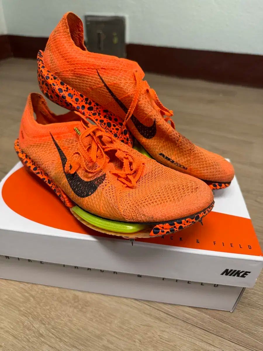 エアズーム ヴィクトリー２ 中距離 スパイク