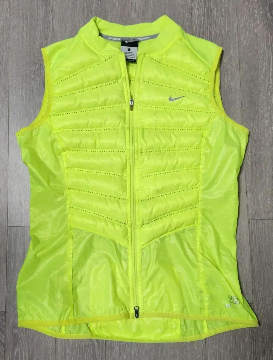 ナイキ エアロロフト ランニング ベスト L ネオン(ベスト) - メルカリ