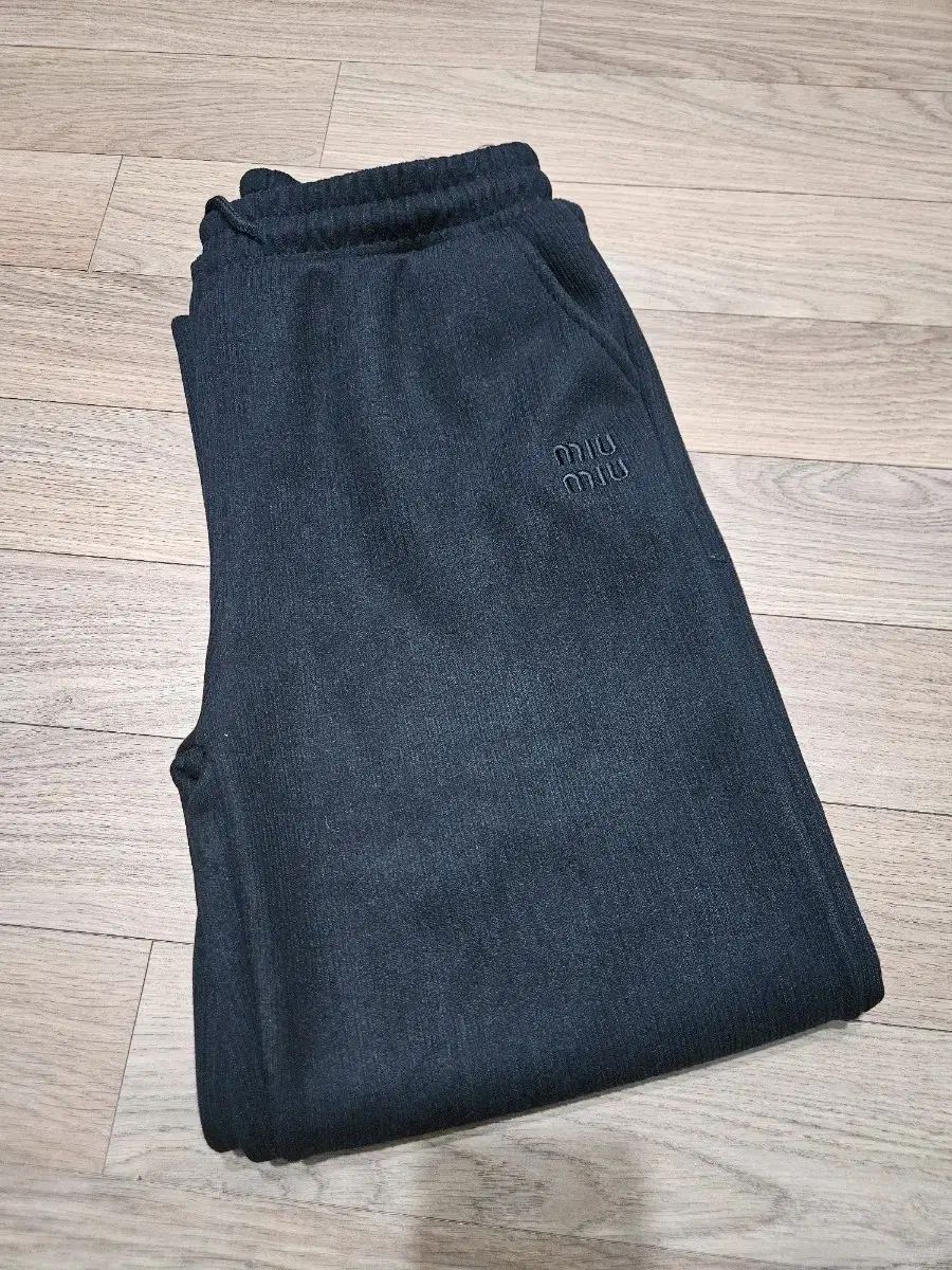 ミュウミュウ 起毛 ブラック スラックス 55