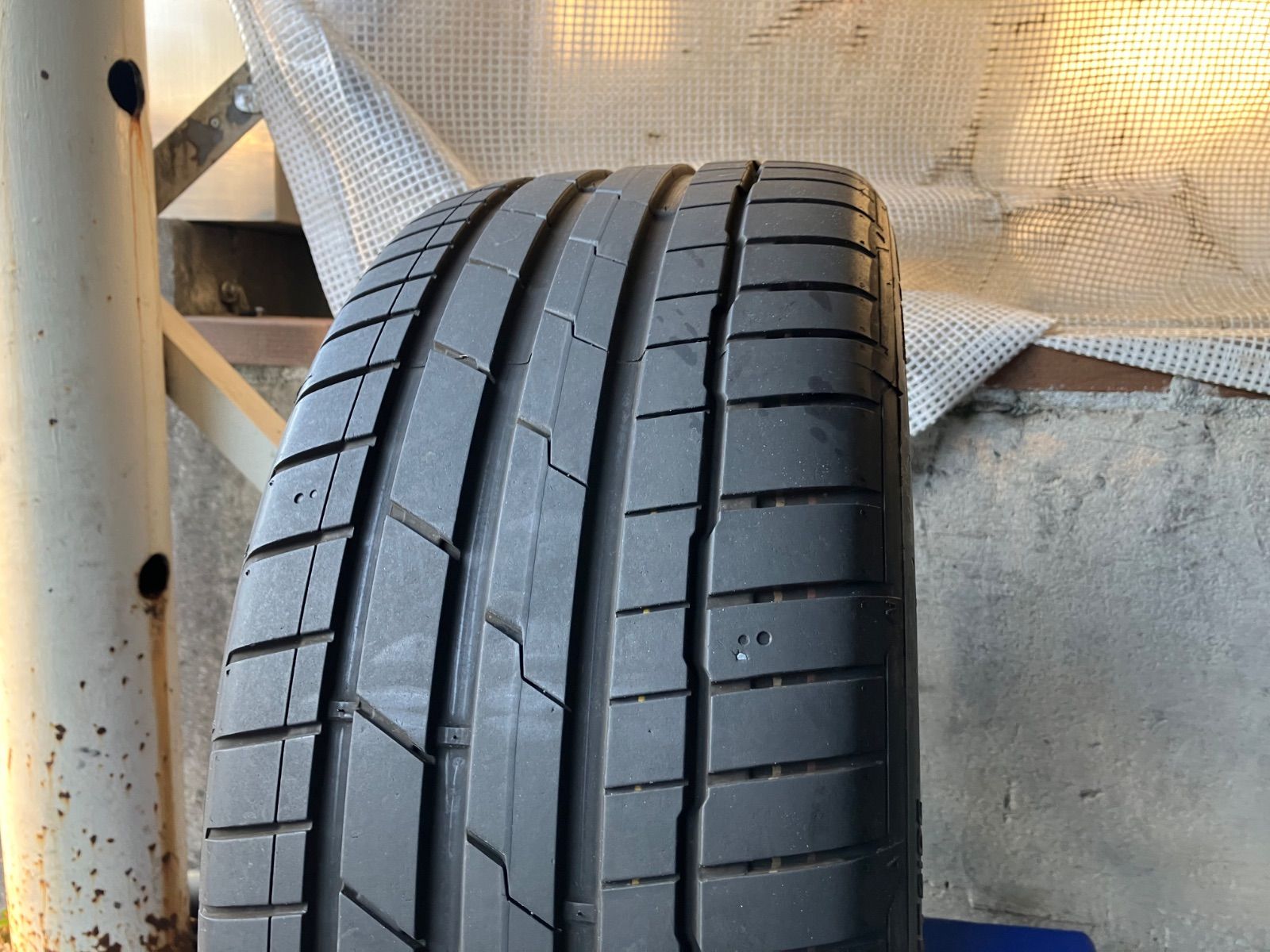 値下げ！[送料込み] 235/40R19 92Y 2023年製 HANKOOK VENTUS S1 EVO3 