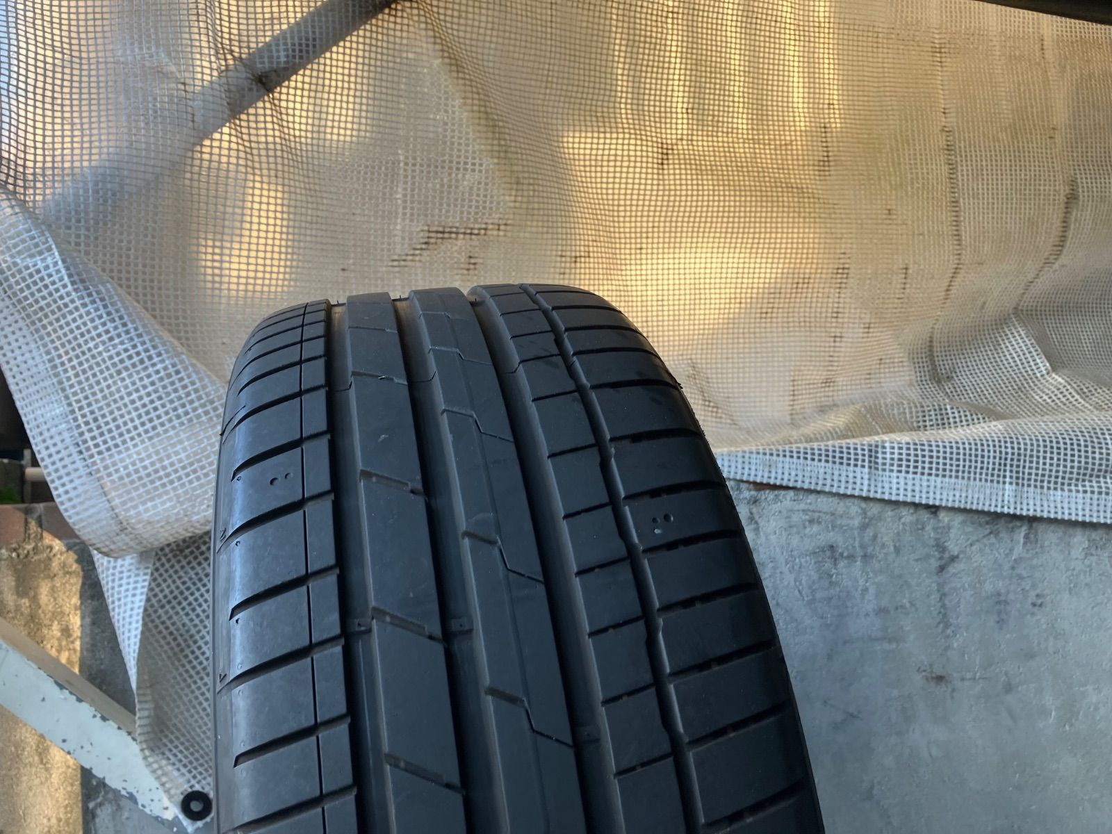 値下げ！[送料込み] 235/40R19 92Y 2023年製 HANKOOK VENTUS S1 EVO3