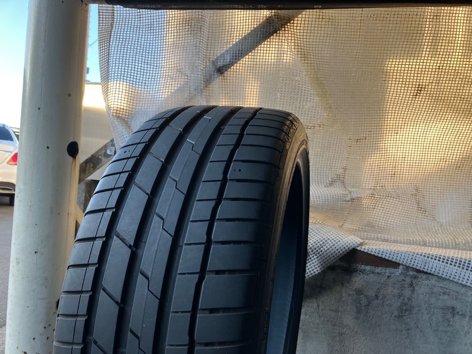 値下げ！[送料込み] 235/40R19 92Y 2023年製 HANKOOK VENTUS S1 EVO3