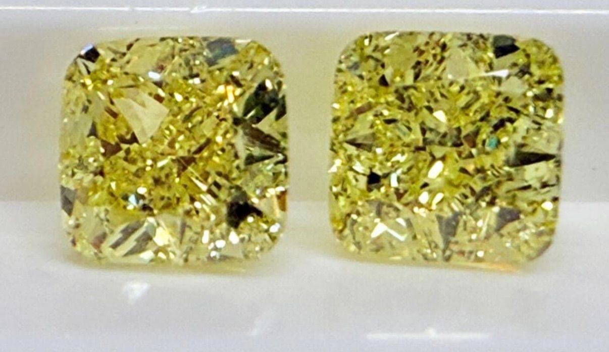 天然ダイヤモンドルース FANCY INTENSE YELLOW クッションカット
