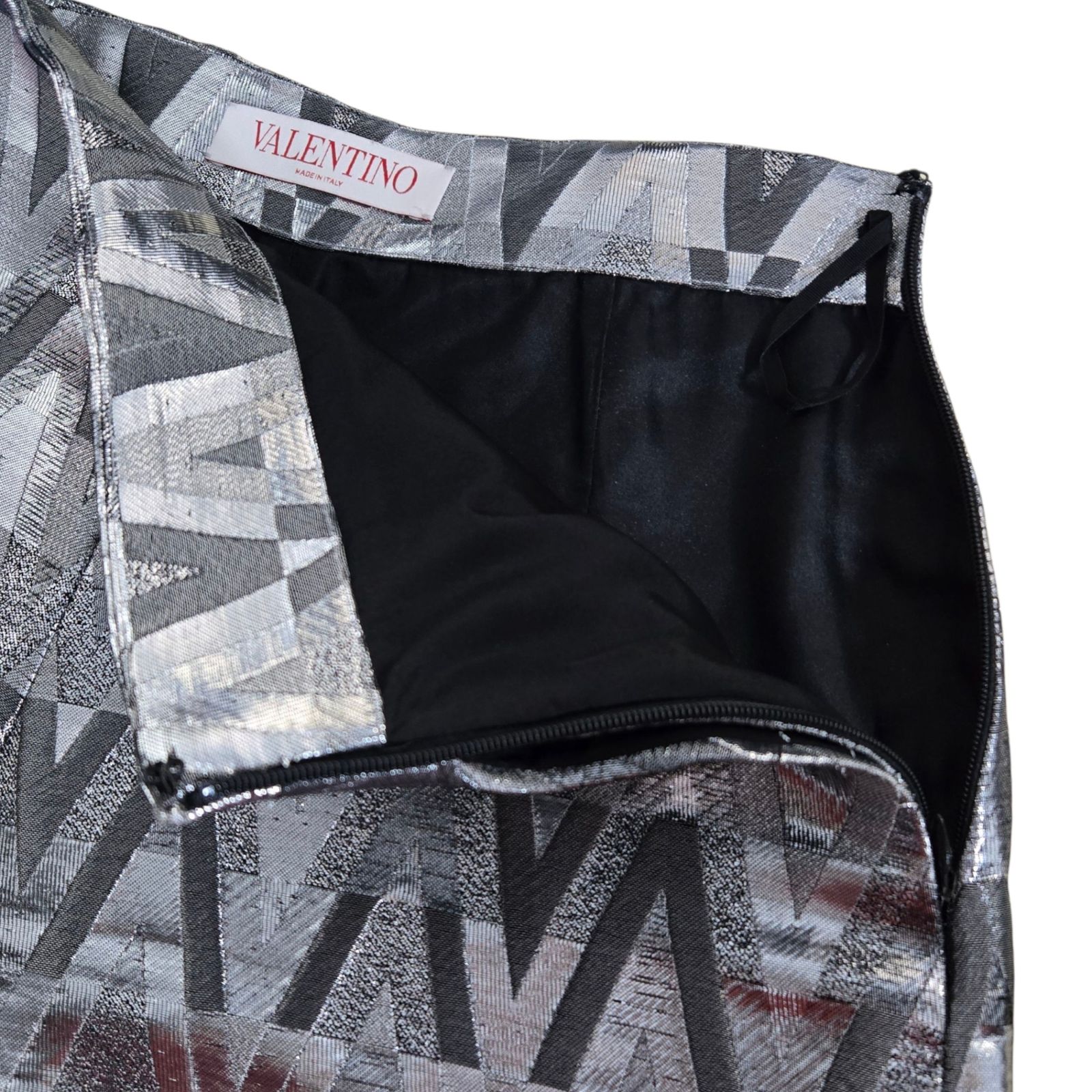 ◇VALENTINO ヴァレンティノ XB3RF1V66UM Vデザインサイドジップ