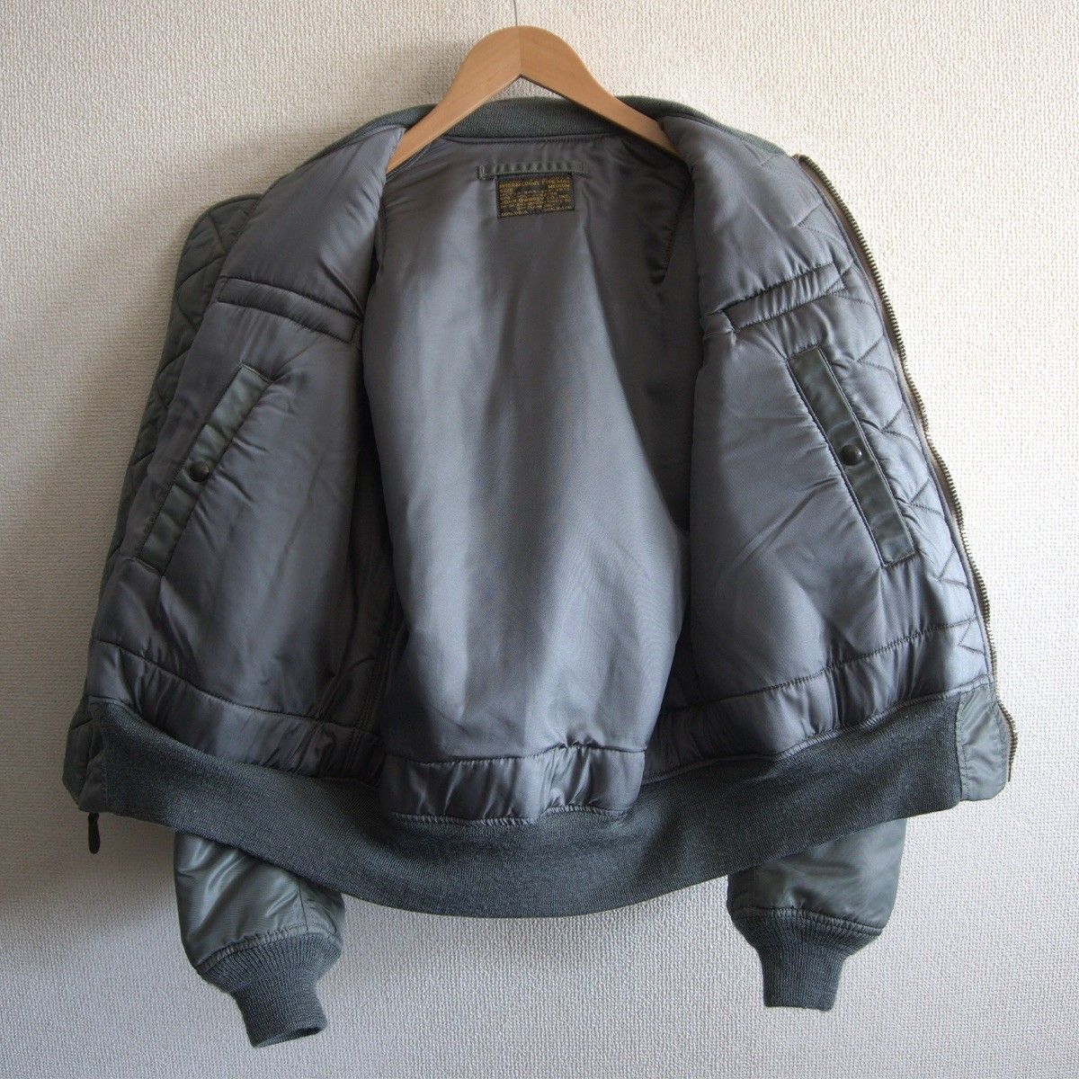 リアルマッコイ MA-1 ROLEN復刻 サイズSですが大きめ 貴重な虫食いなし