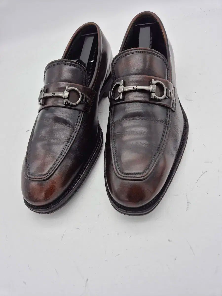 フェラガモ ブラウン ガンチーニ ローファー 25 5 サイズ