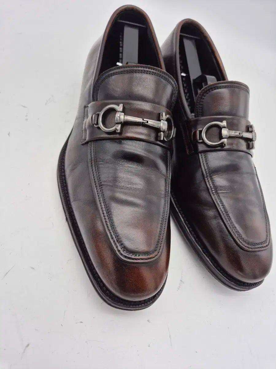 フェラガモ ブラウン ガンチーニ ローファー 25 5 サイズ