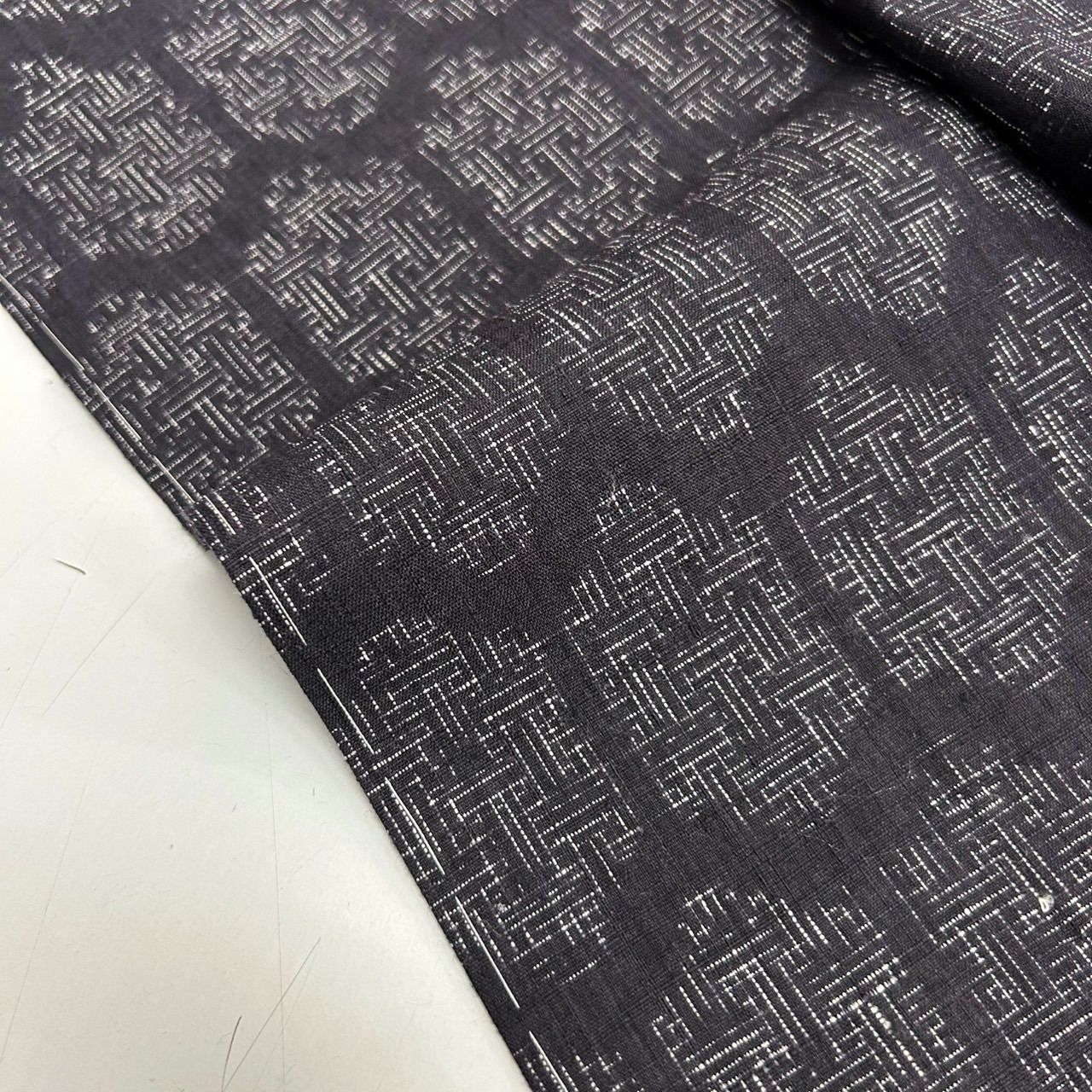 本場結城紬 亀甲繋ぎ 藍 素敵な絣柄 正絹 着物 MK 1624