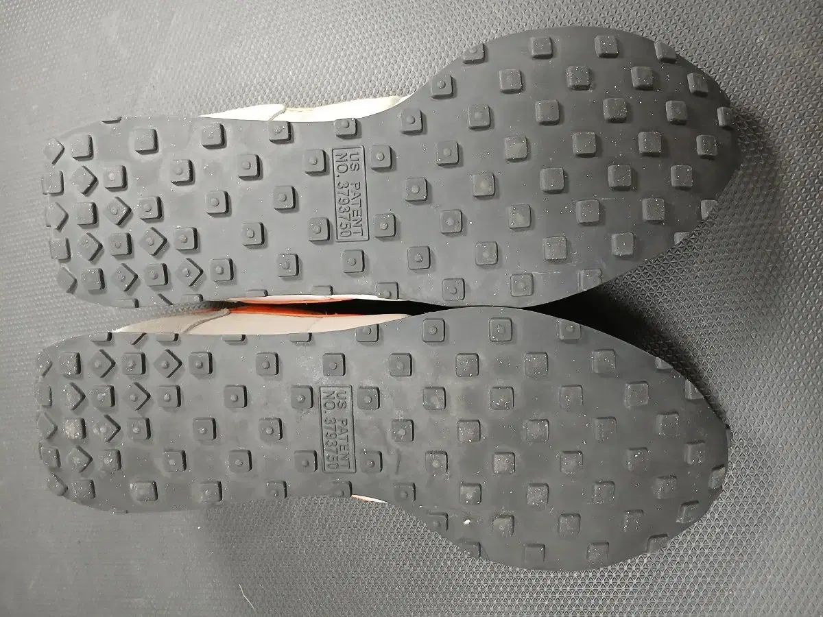 ナイキ チャレンジャー OG 軽量スニーカー 275 300 細幅 パーティー向け 二次会向け