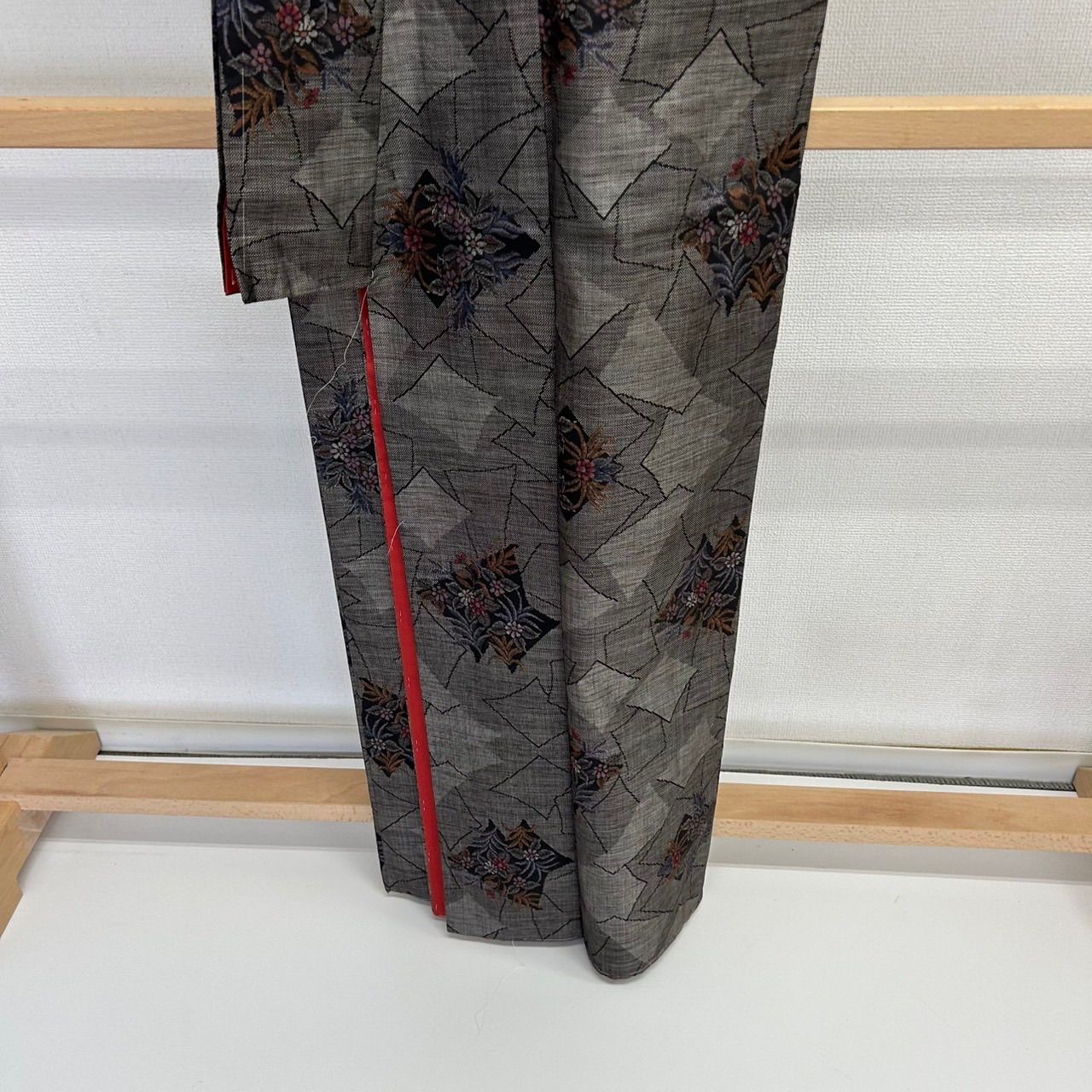 本場大島紬 茶泥染 カタス式 裄66 美しい絣柄 正絹 着物 MK-1625