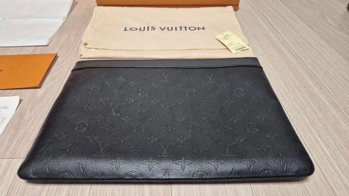 クラッチバッグ