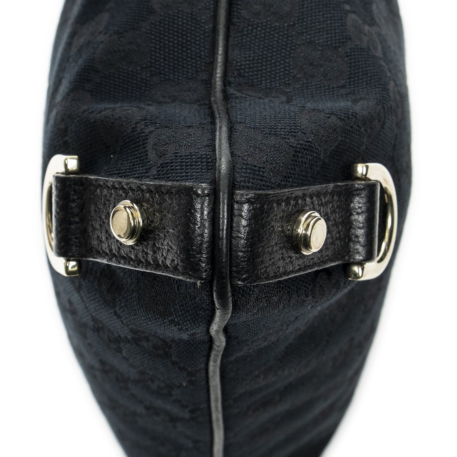 グッチアビークロスボディ黒GGキャンバスA