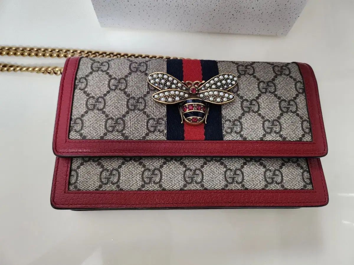 グッチ スプリーム みつばち チェーン クロスバック